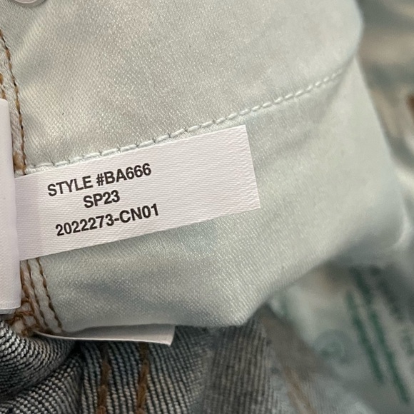 J. Crew 90’s High Rise Classic Straight Fit Jean in Rinse Wash - Picture 11 of 12